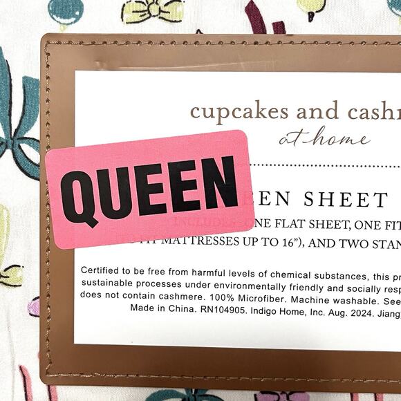 NEW!! Cupcakes and Cashmere Sweet Colorful Christmas Bows Queen Sheet Set - Picture 6 of 6